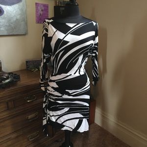 Cache above knee dress with ruching size S